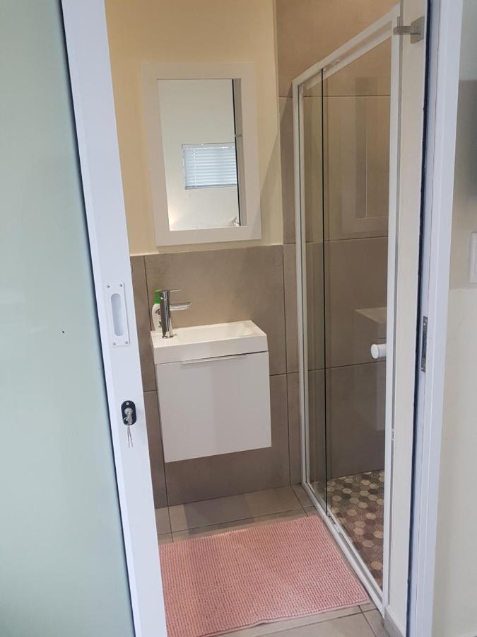 Sharon'S House: Modern Self-Catering Rooms เคปทาวน์ ภายนอก รูปภาพ